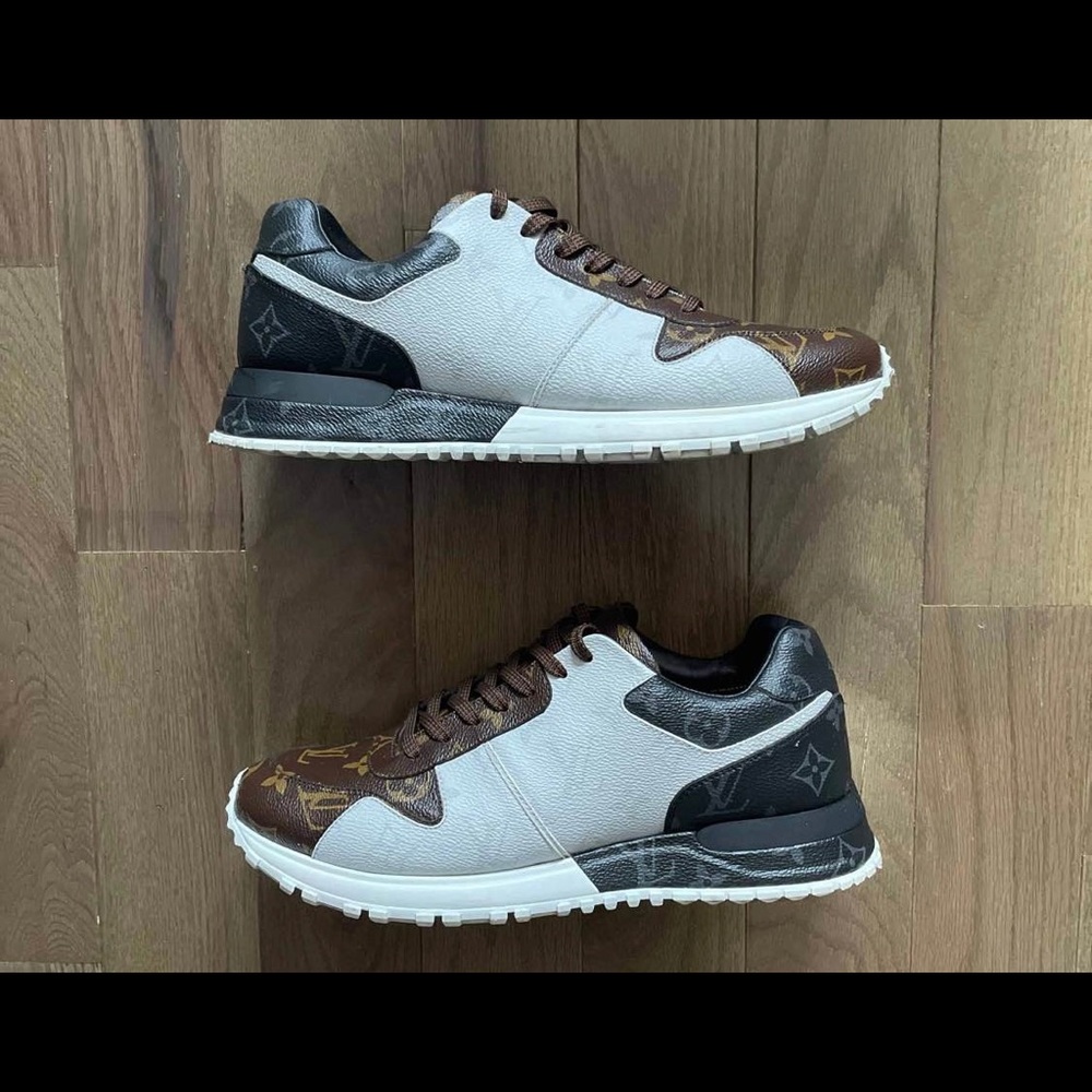 Louis Vuitton Run Away size 6.5